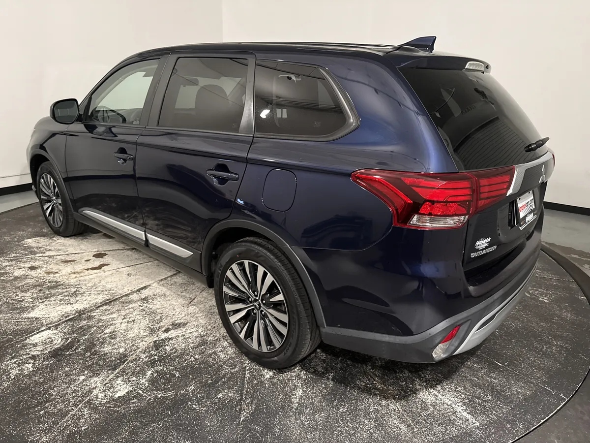 2020 Mitsubishi Outlander ES thumbnail 7