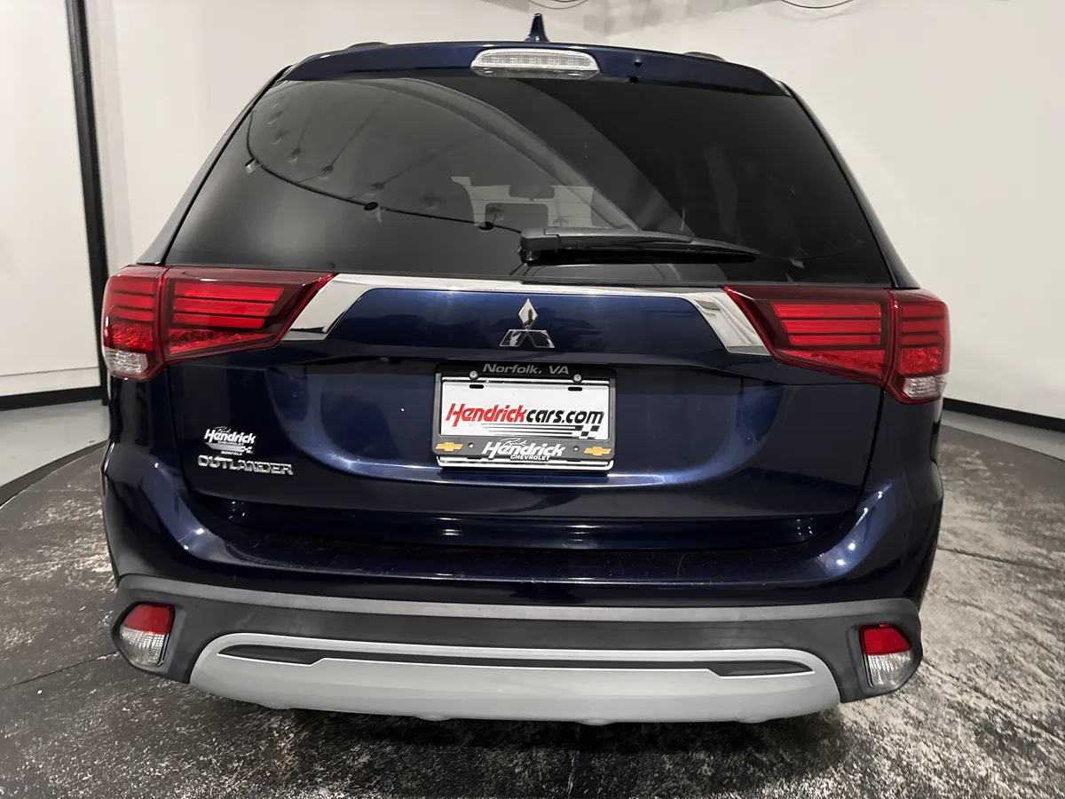2020 Mitsubishi Outlander ES thumbnail 8