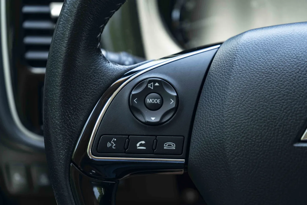 2020 Mitsubishi Outlander SEL thumbnail 19