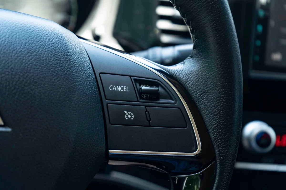 2020 Mitsubishi Outlander SEL thumbnail 20