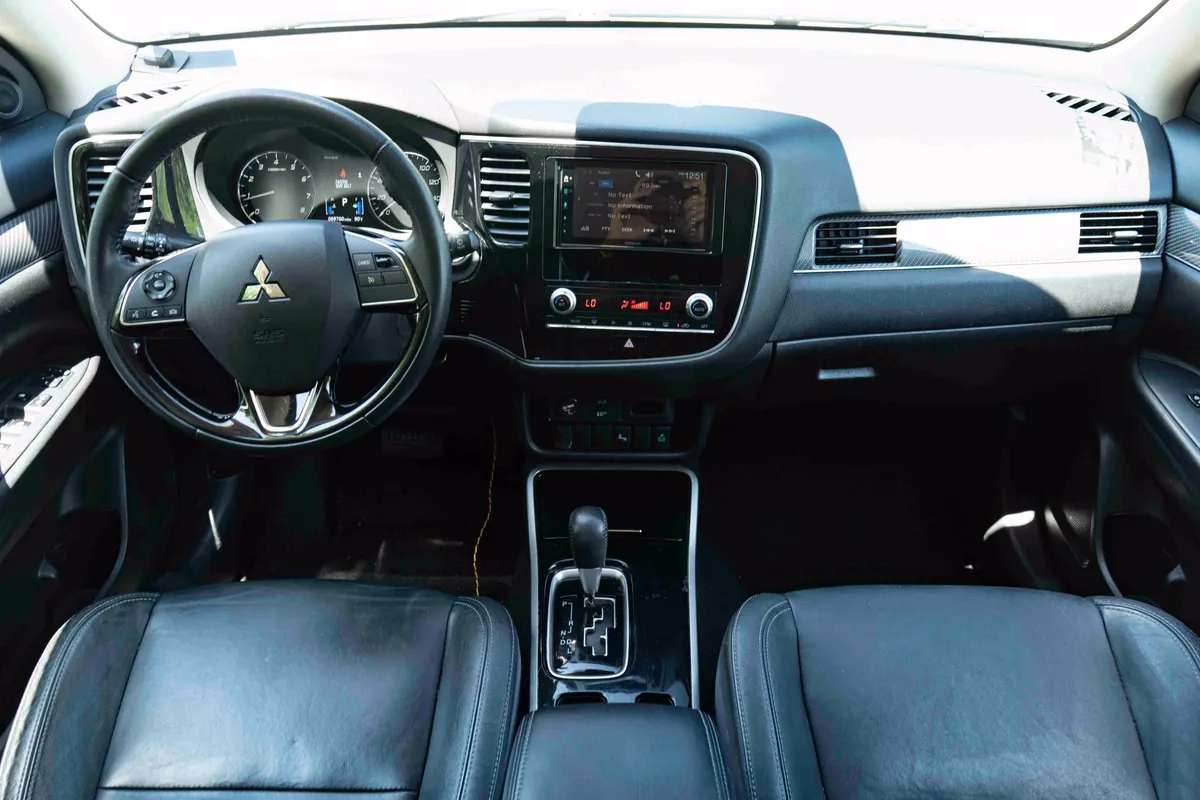 2020 Mitsubishi Outlander SEL thumbnail 25