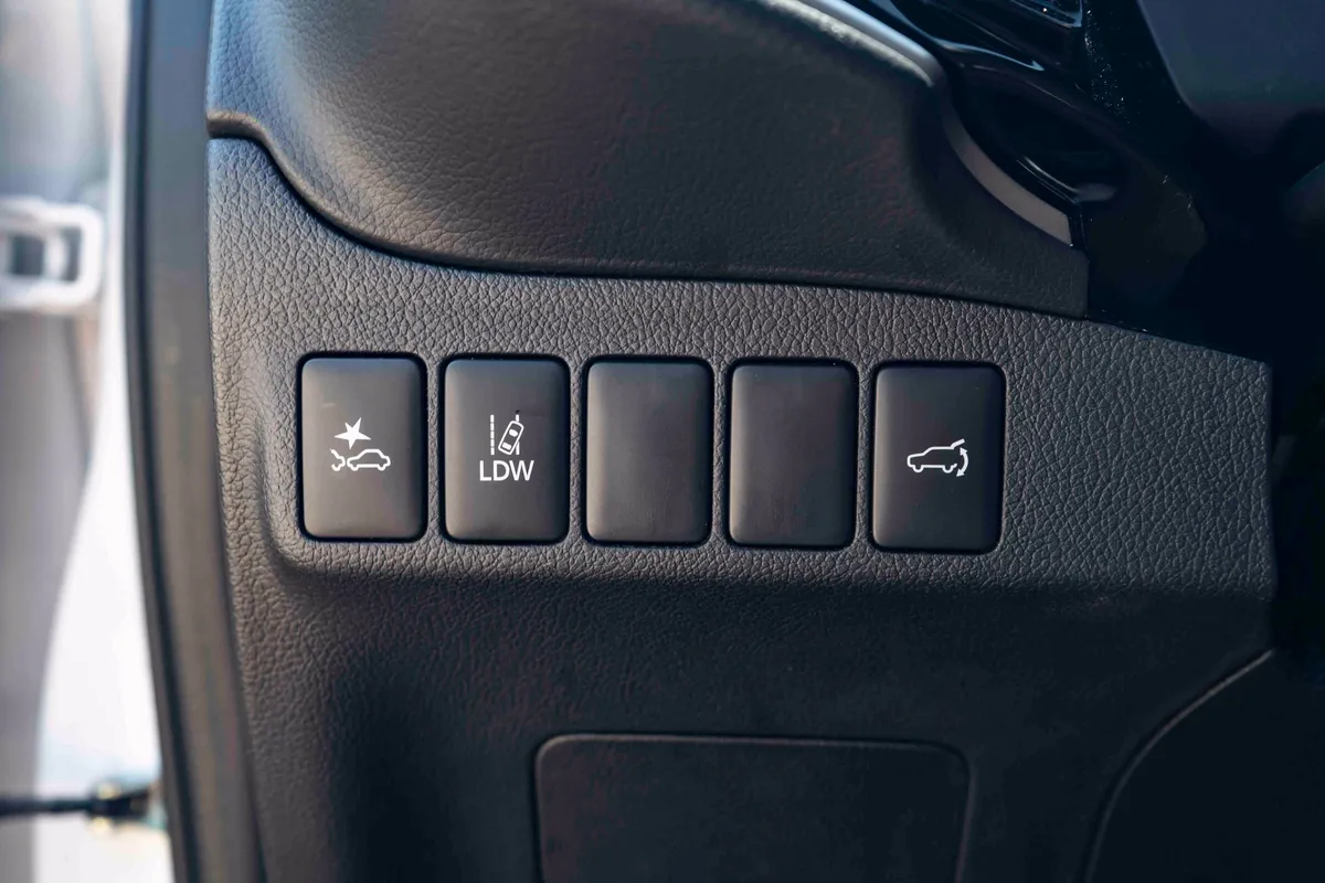 2020 Mitsubishi Outlander SEL thumbnail 36