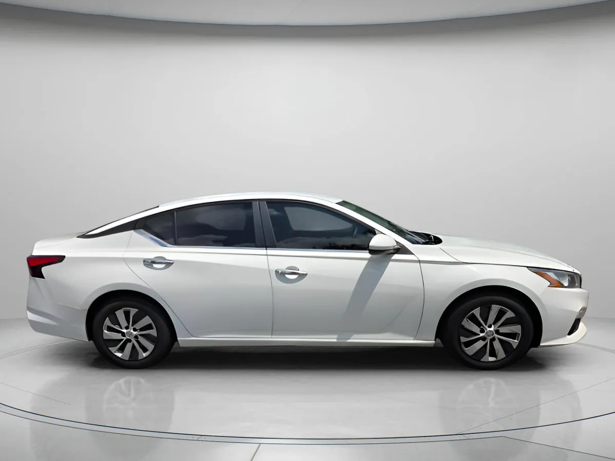 2020 Nissan Altima 2.5 S thumbnail 3