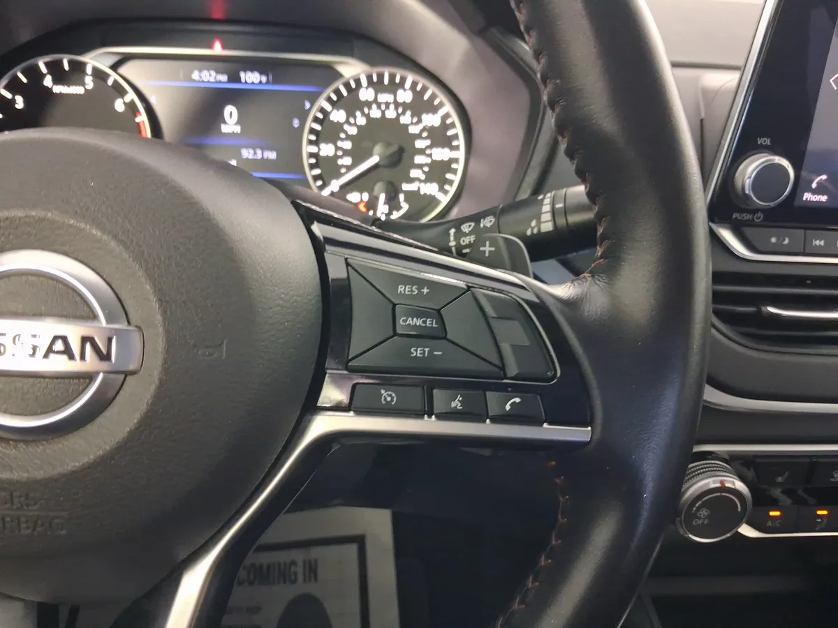 2020 Nissan Altima 2.5 SR thumbnail 19
