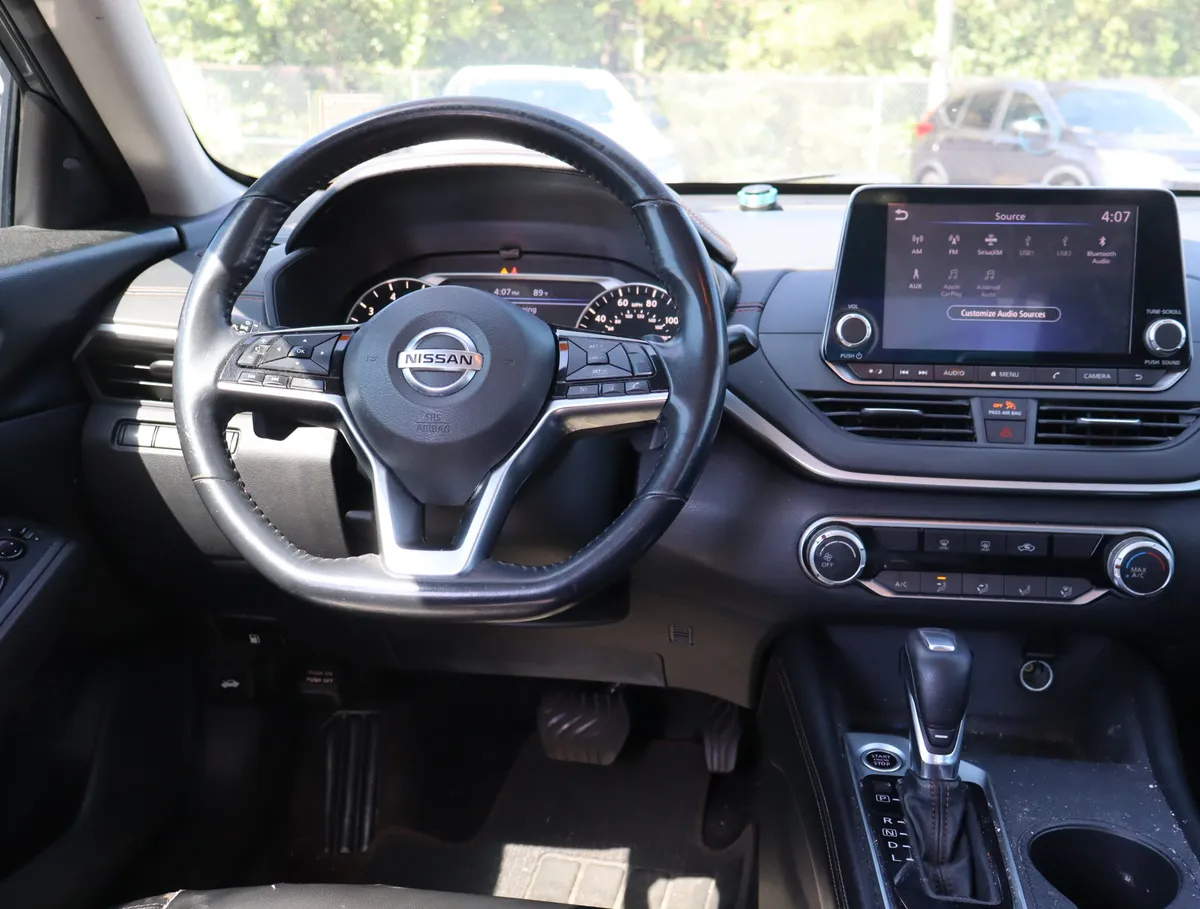 2020 Nissan Altima 2.5 SR thumbnail 15