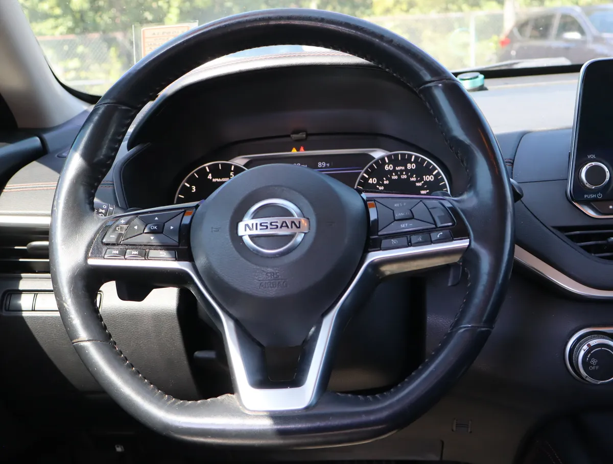 2020 Nissan Altima 2.5 SR thumbnail 17