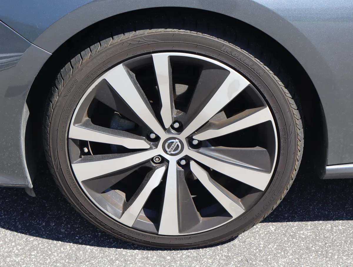2020 Nissan Altima 2.5 SR thumbnail 31
