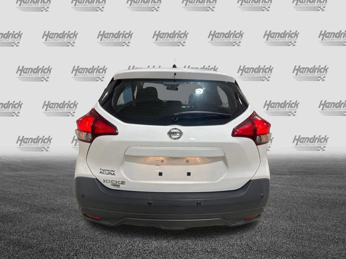 2020 Nissan Kicks S thumbnail 8