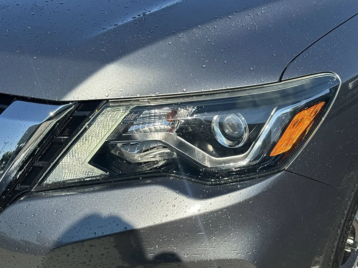 2020 Nissan Pathfinder S thumbnail 10