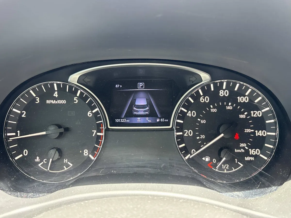 2020 Nissan Pathfinder SV thumbnail 12