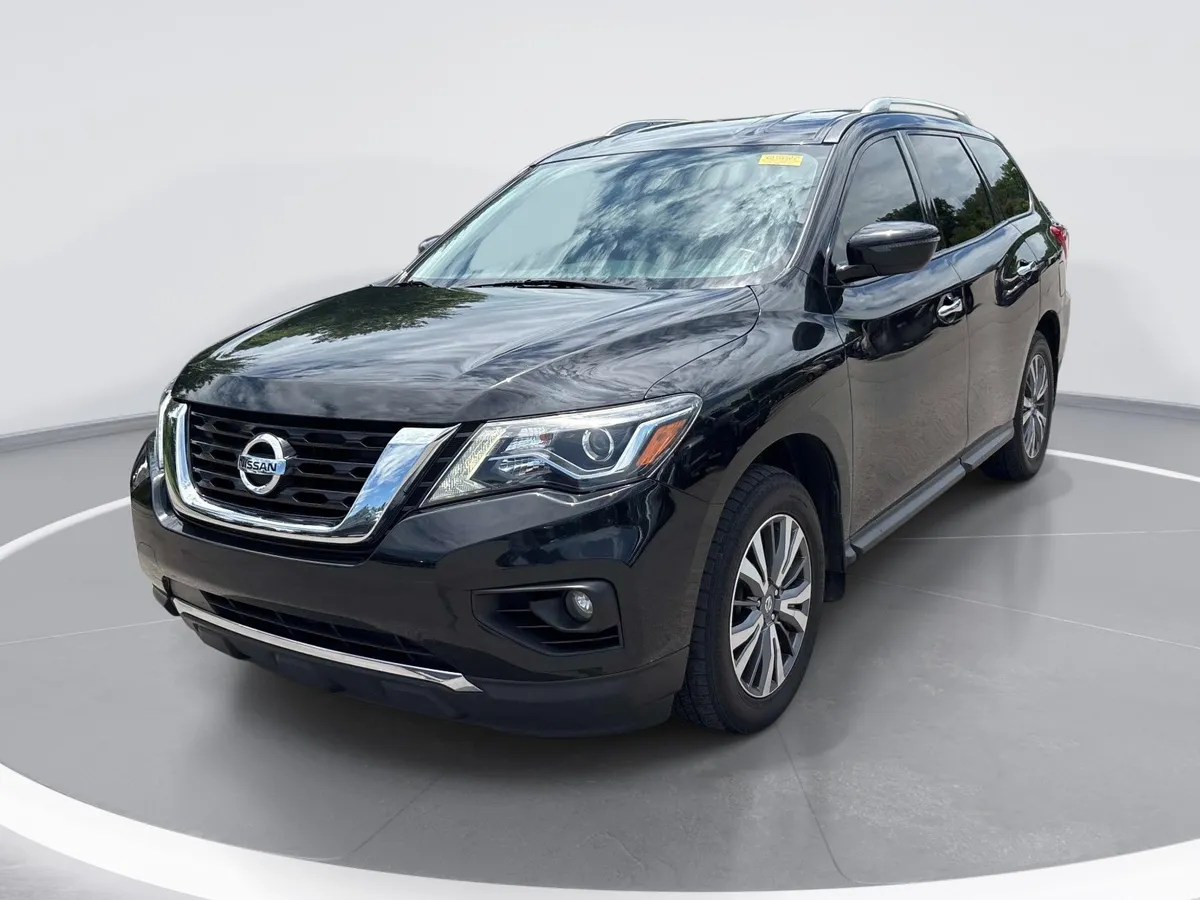 2020 Nissan Pathfinder SV thumbnail 2