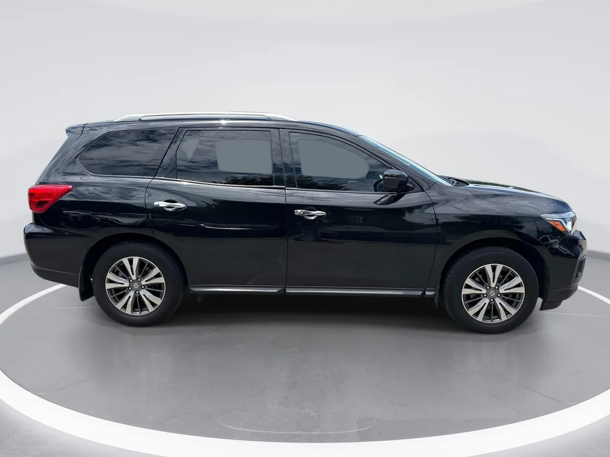 2020 Nissan Pathfinder SV thumbnail 8