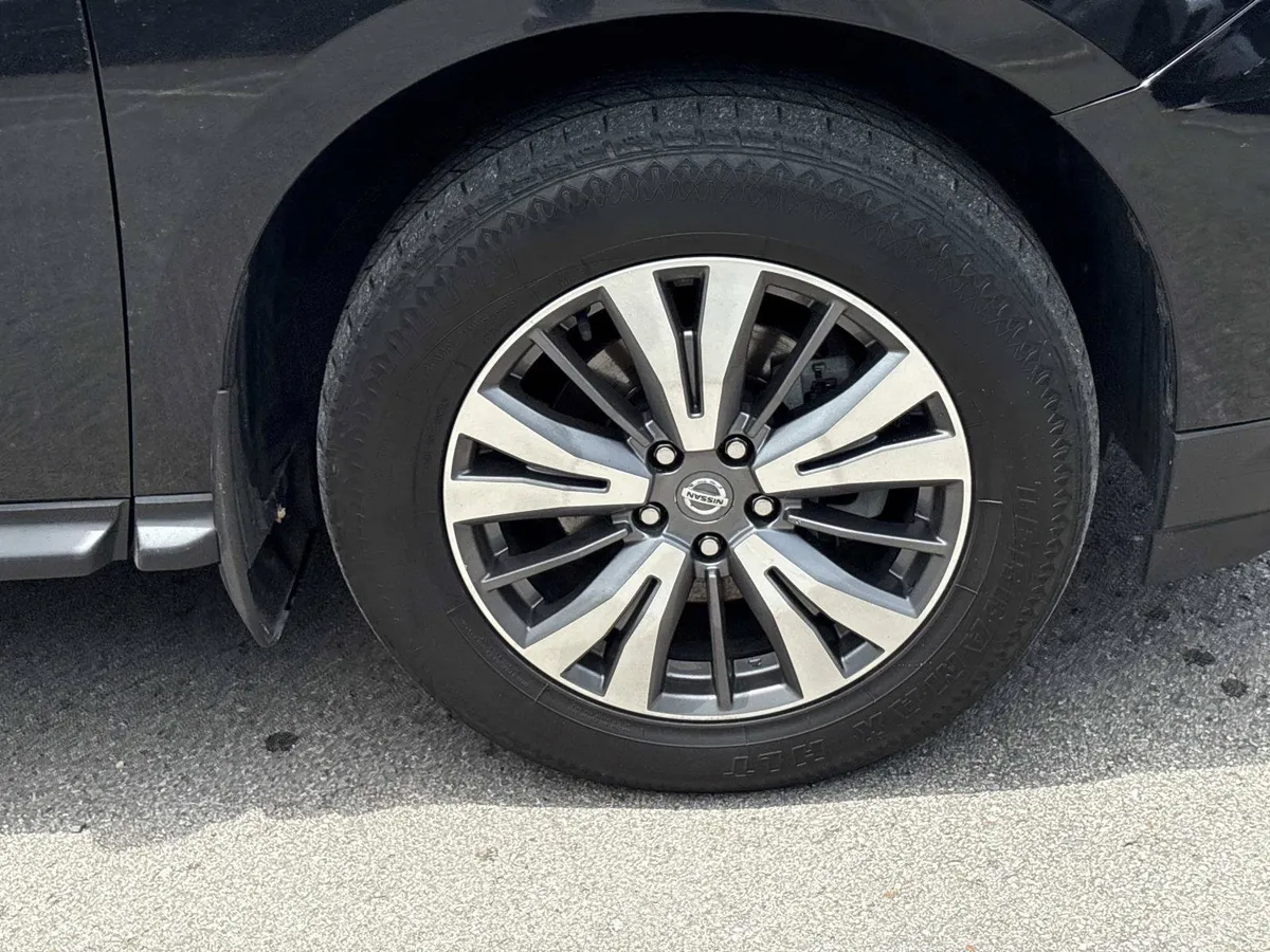 2020 Nissan Pathfinder SV thumbnail 9