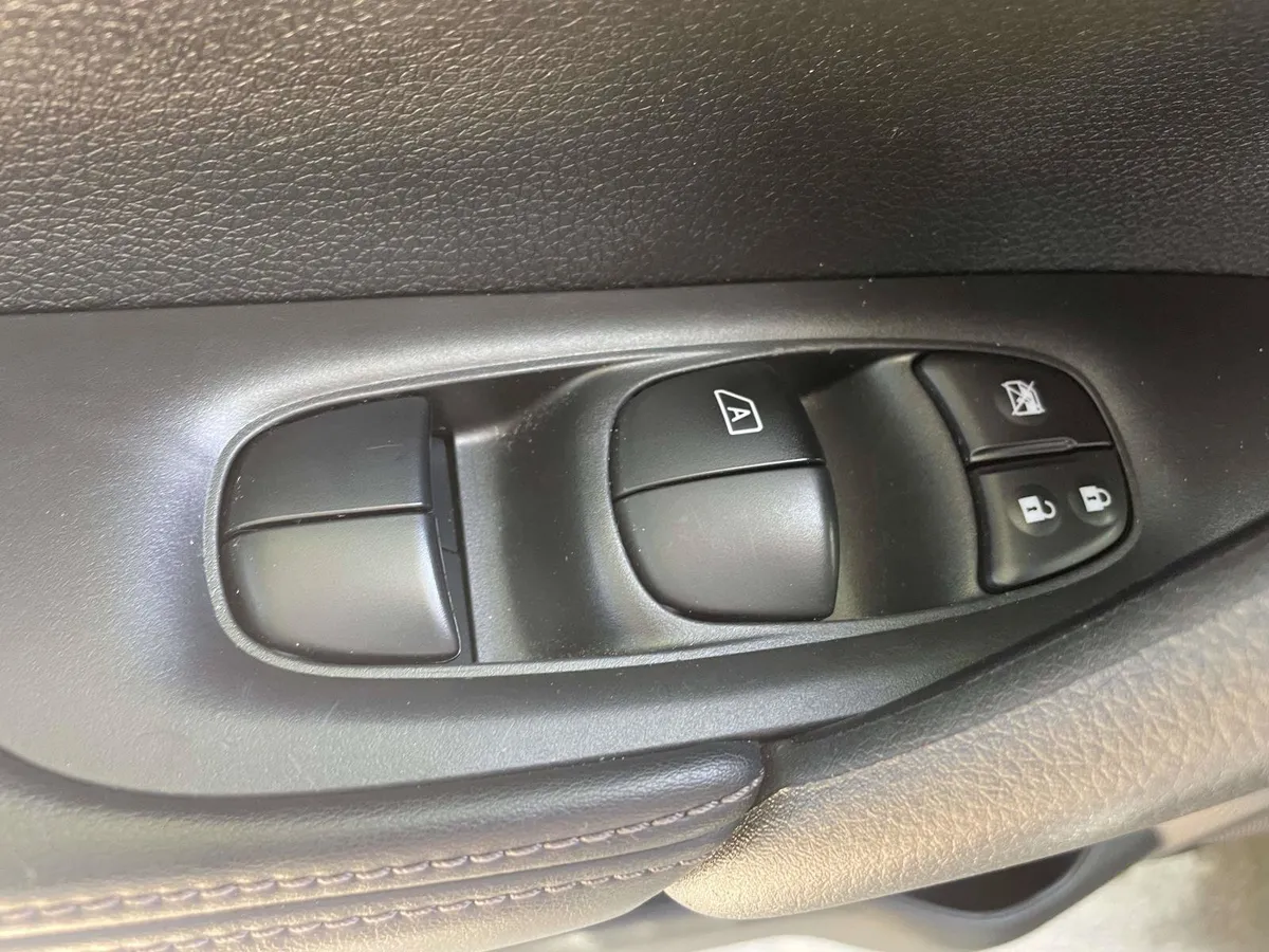 2020 Nissan Rogue S thumbnail 22
