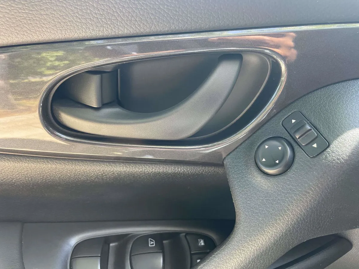 2020 Nissan Rogue S thumbnail 23