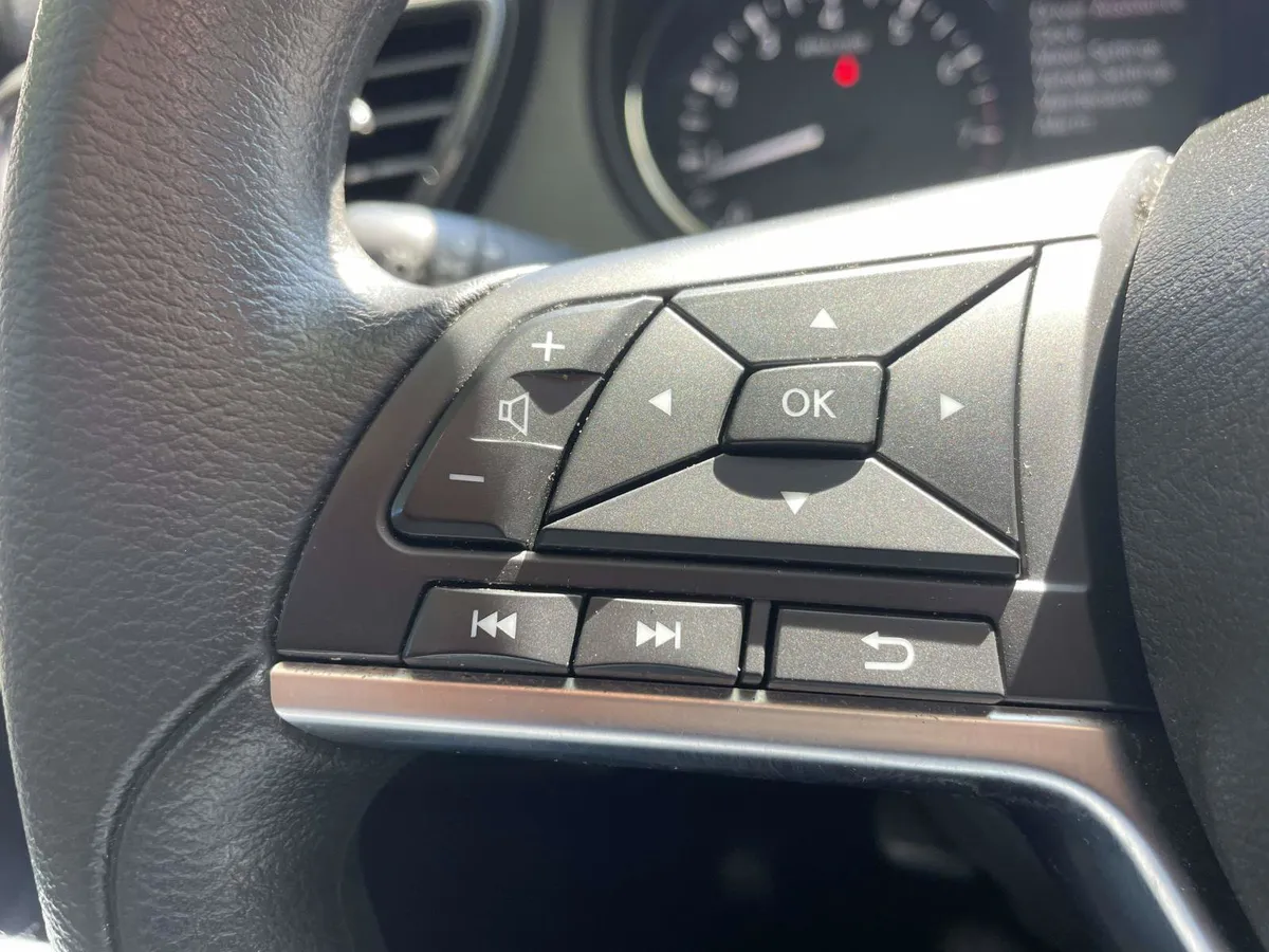 2020 Nissan Rogue S thumbnail 29