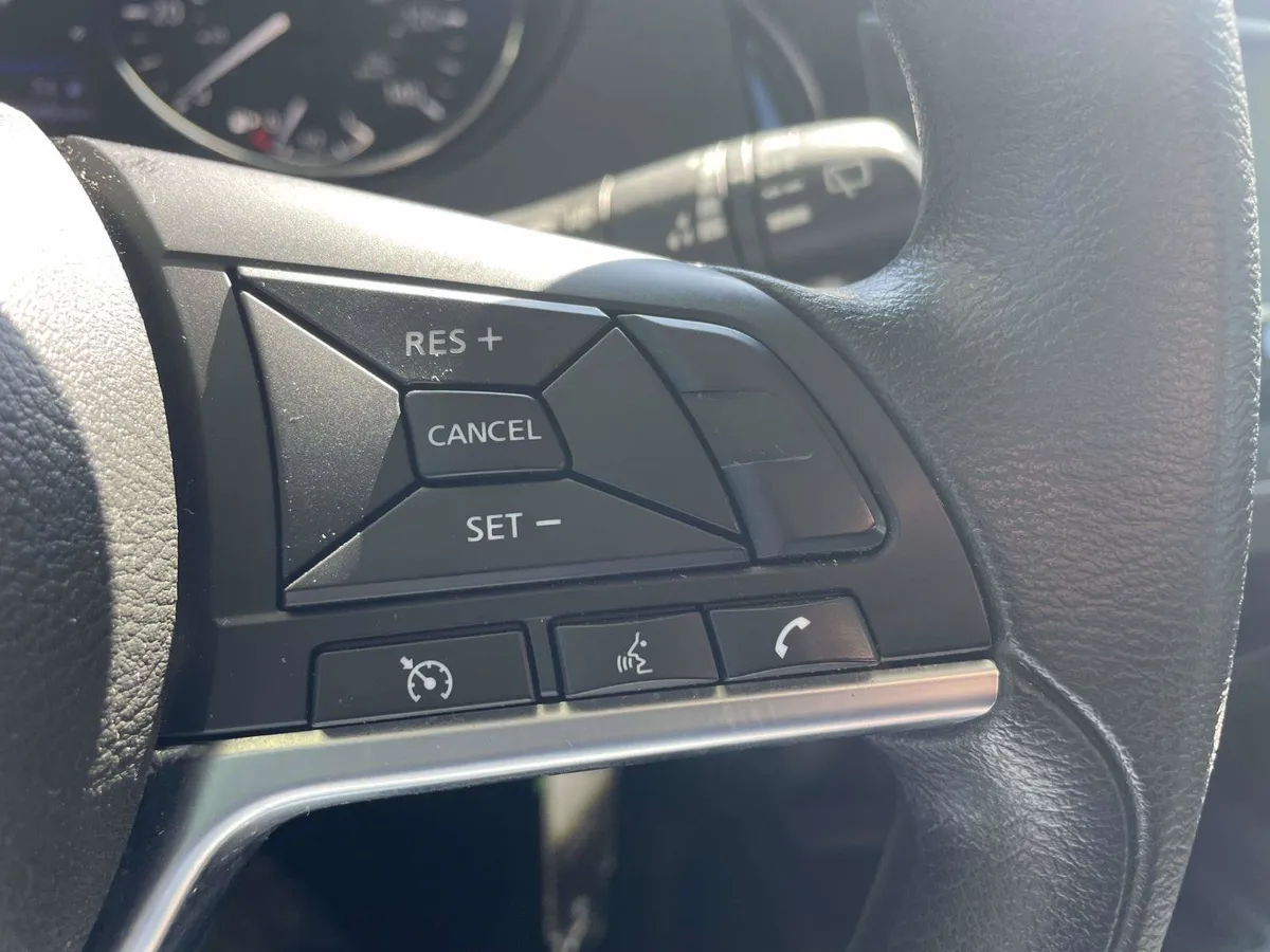 2020 Nissan Rogue S thumbnail 30