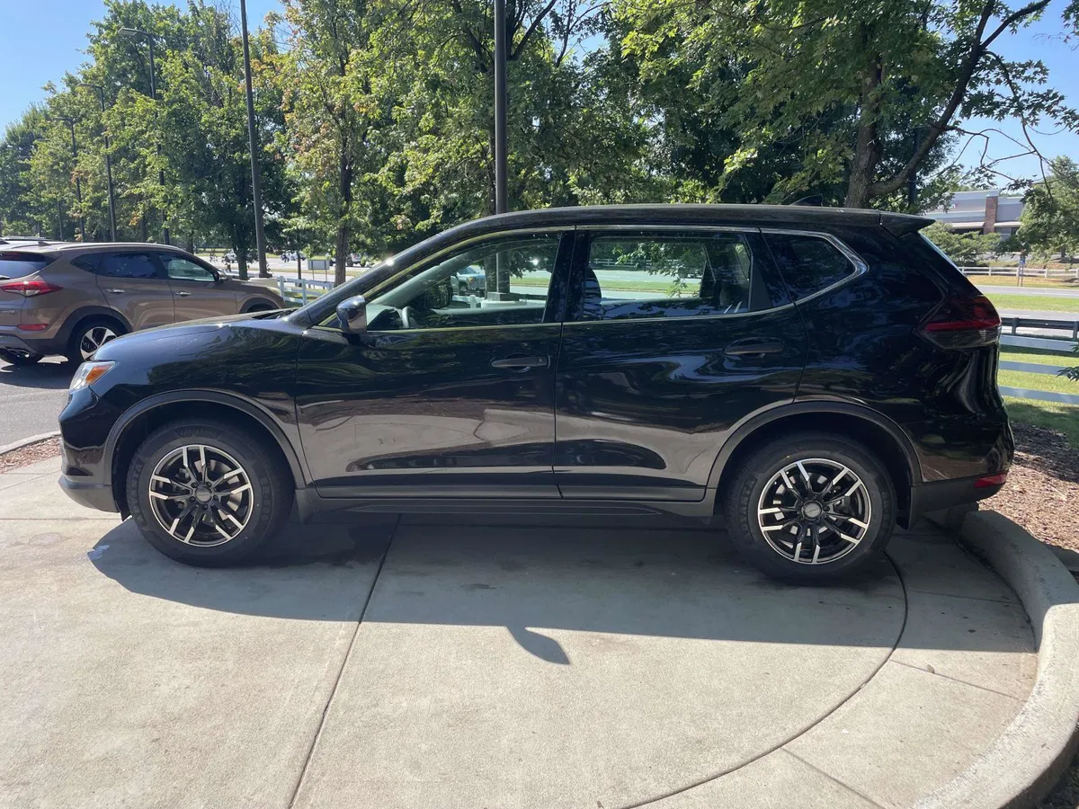 2020 Nissan Rogue S thumbnail 7