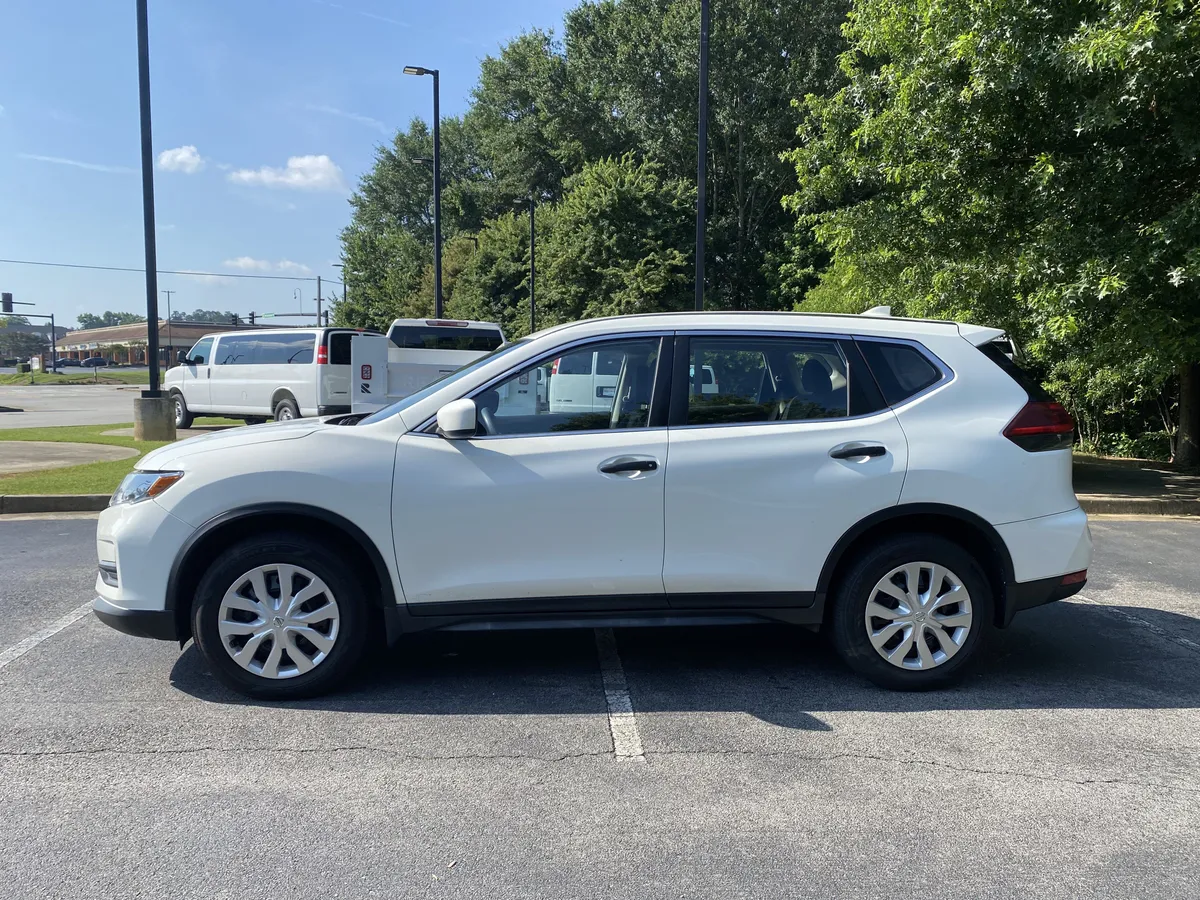 2020 Nissan Rogue S thumbnail 5