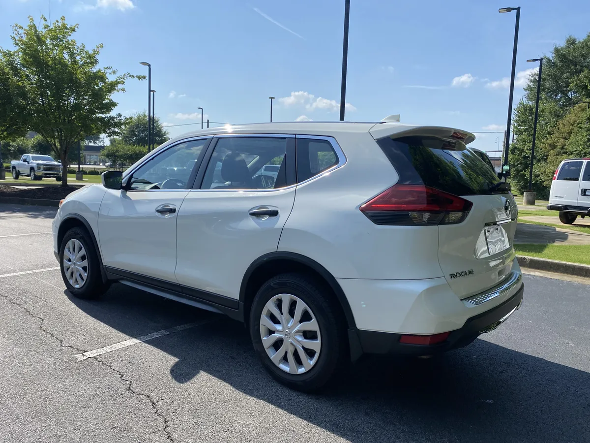 2020 Nissan Rogue S thumbnail 6