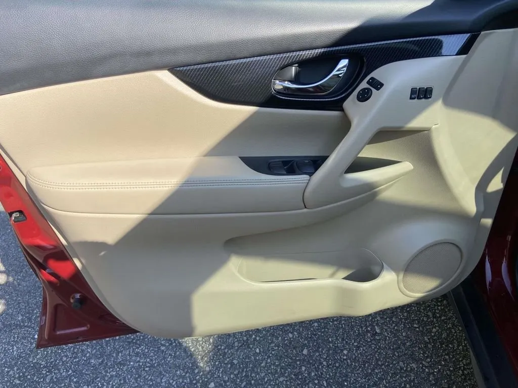 2020 Nissan Rogue SL thumbnail 11