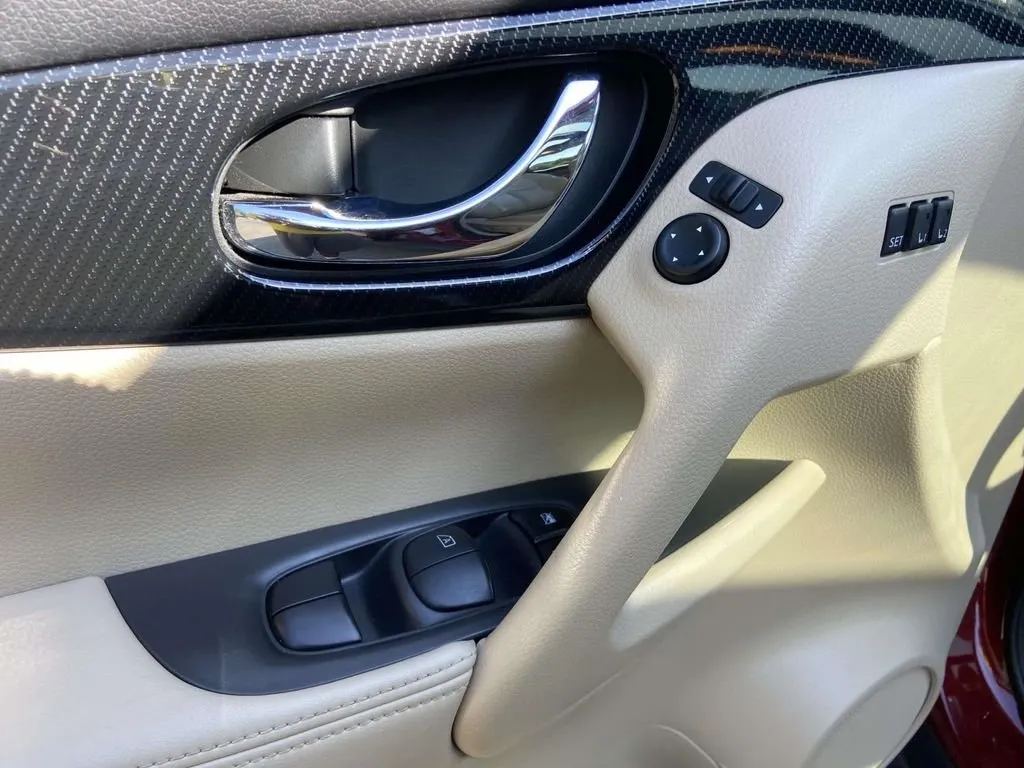 2020 Nissan Rogue SL thumbnail 12