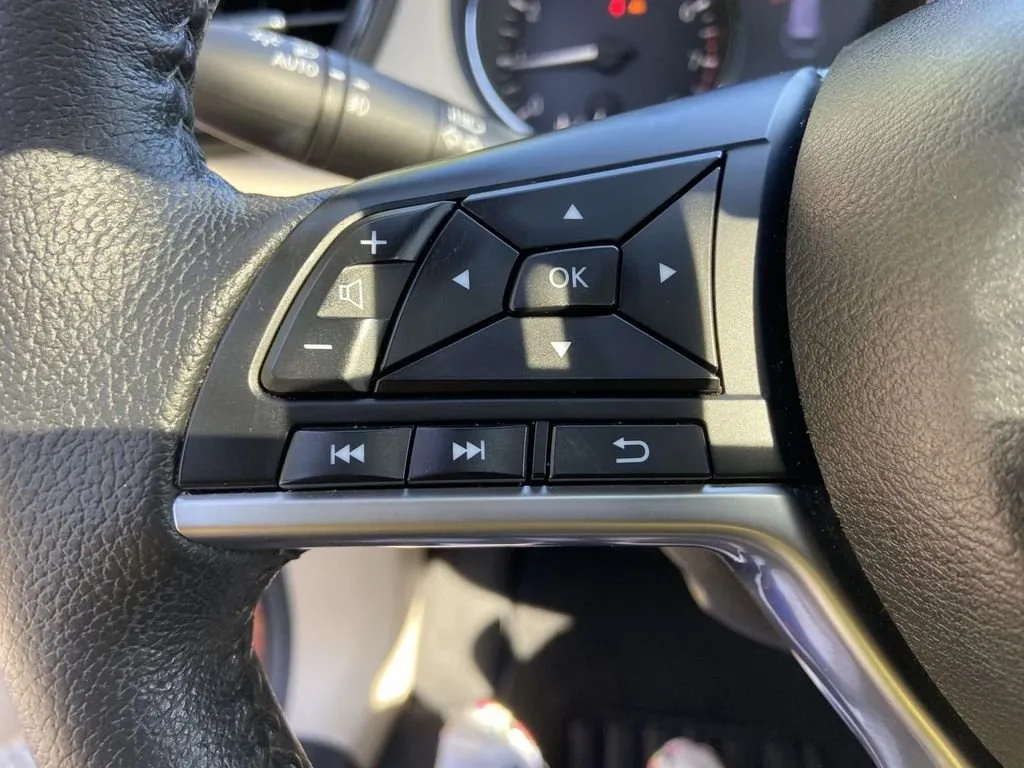 2020 Nissan Rogue SL thumbnail 34
