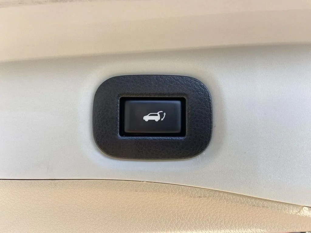2020 Nissan Rogue SL thumbnail 9