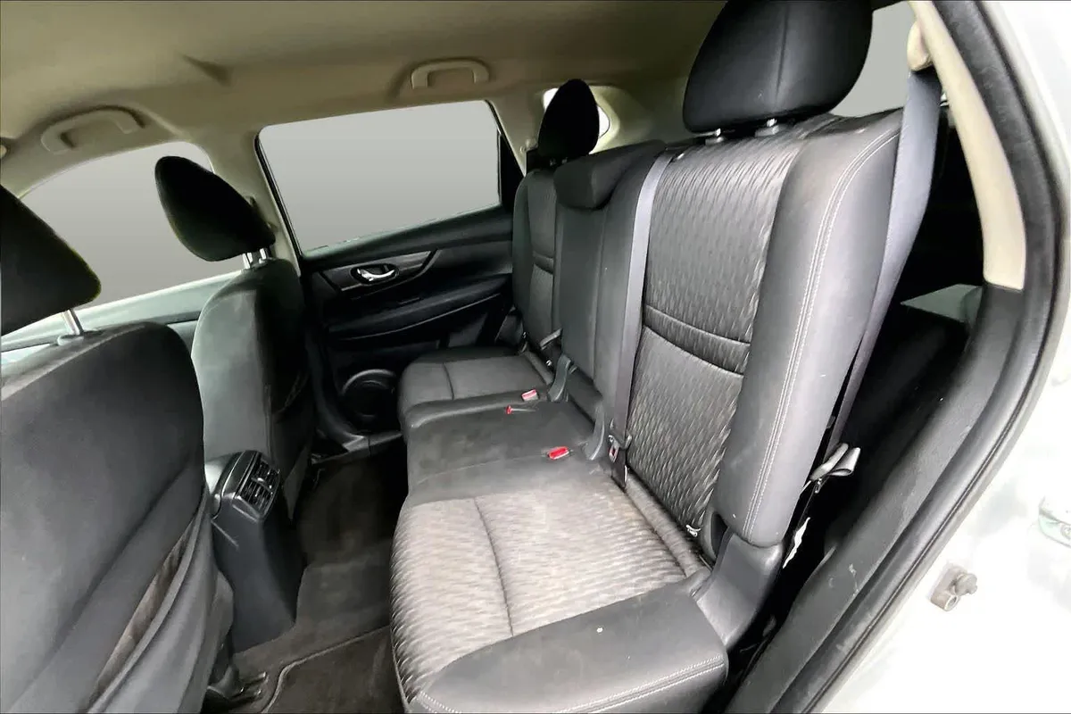 2020 Nissan Rogue SV thumbnail 21