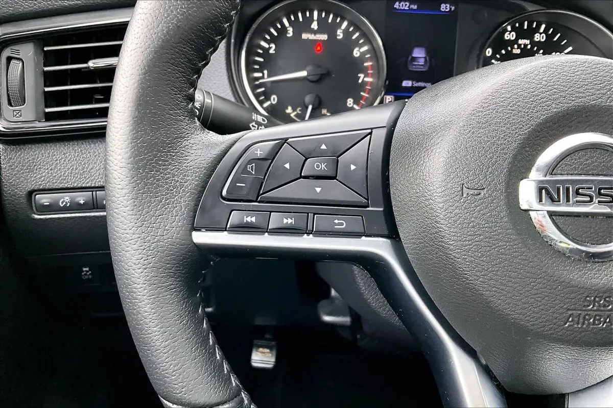 2020 Nissan Rogue SV thumbnail 22