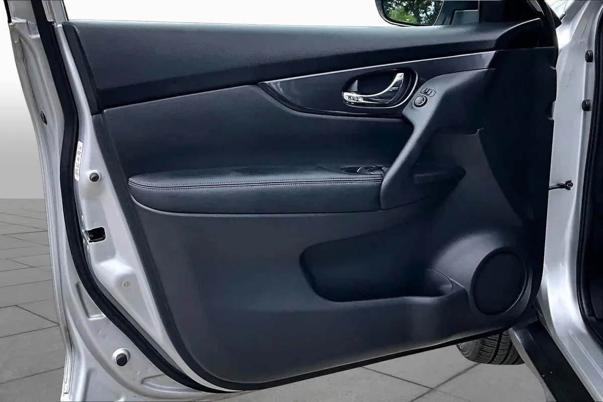 2020 Nissan Rogue SV thumbnail 26