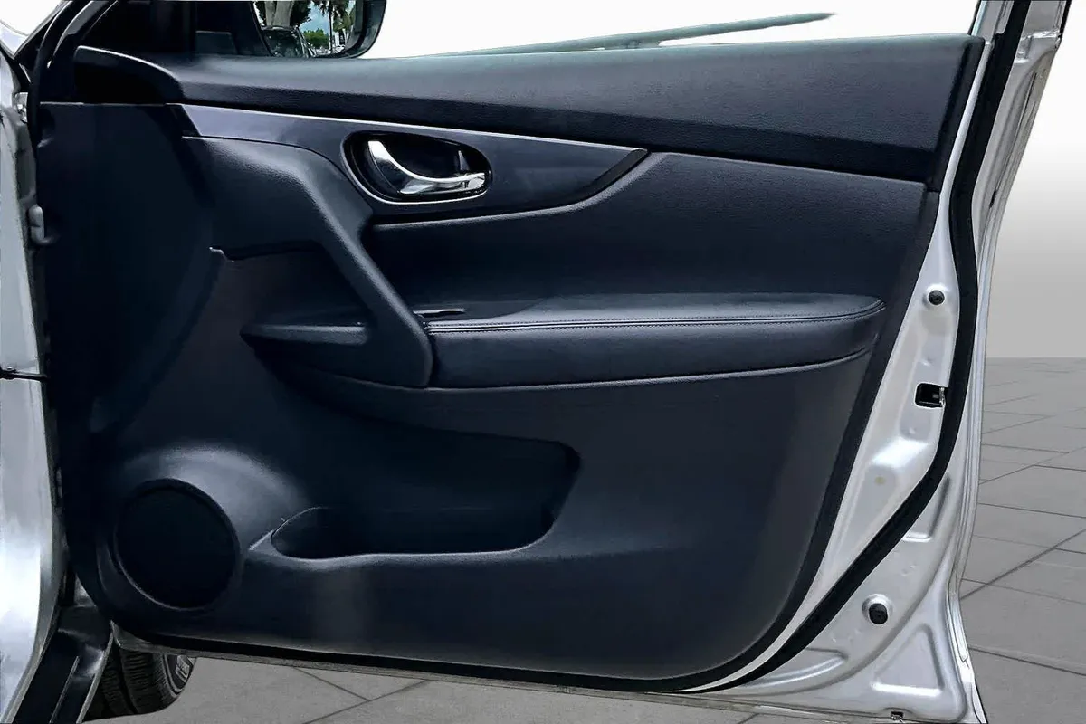 2020 Nissan Rogue SV thumbnail 27