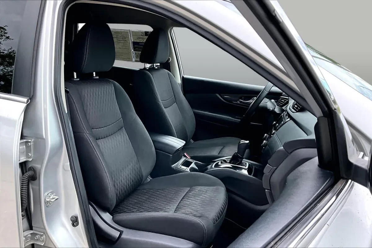 2020 Nissan Rogue SV thumbnail 9