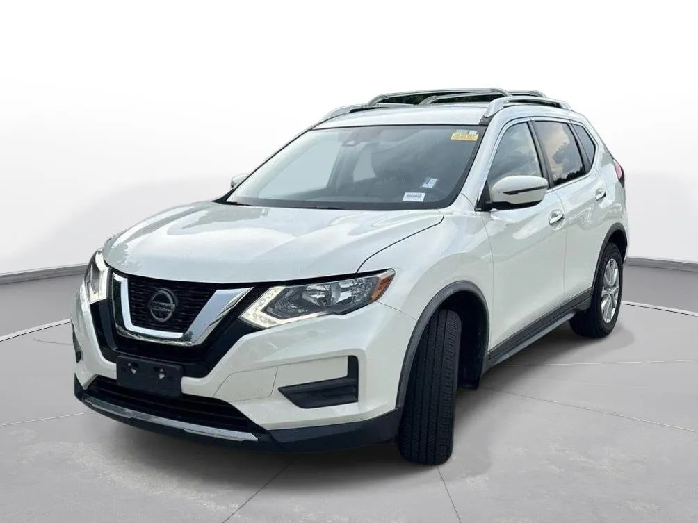 2020 Nissan Rogue SV thumbnail 2