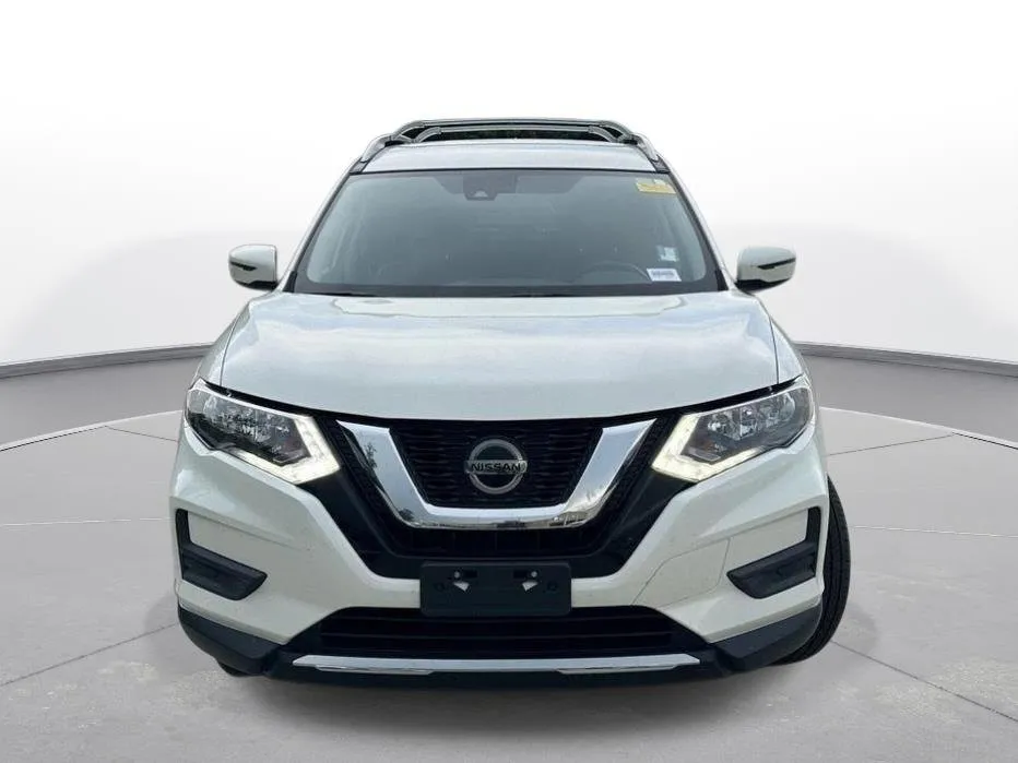 2020 Nissan Rogue SV thumbnail 3