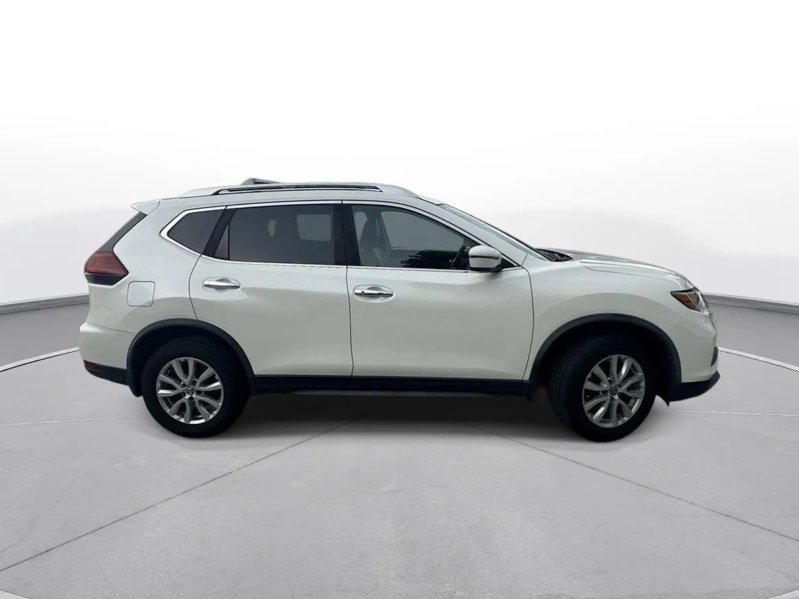 2020 Nissan Rogue SV thumbnail 5