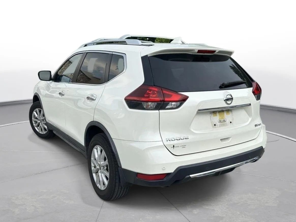 2020 Nissan Rogue SV thumbnail 8