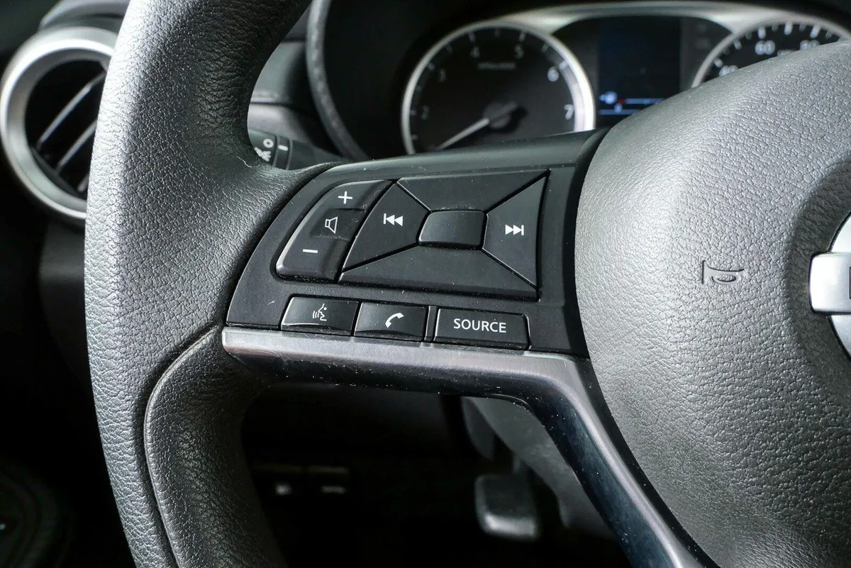 2020 NISSAN VERSA S thumbnail 10