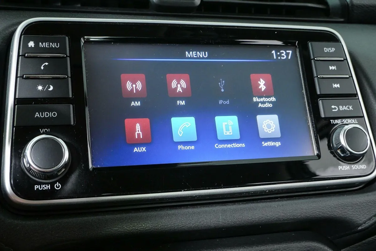 2020 NISSAN VERSA S thumbnail 13