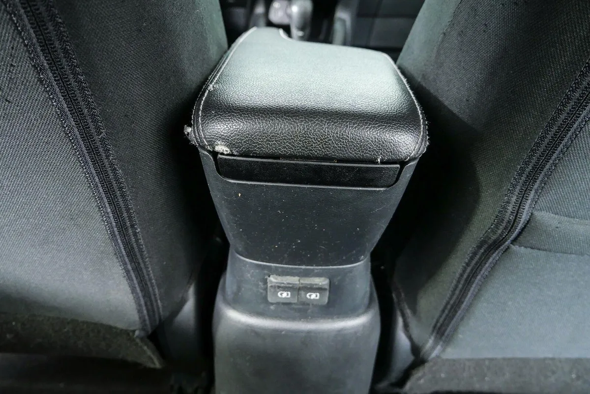 2020 NISSAN VERSA S thumbnail 17