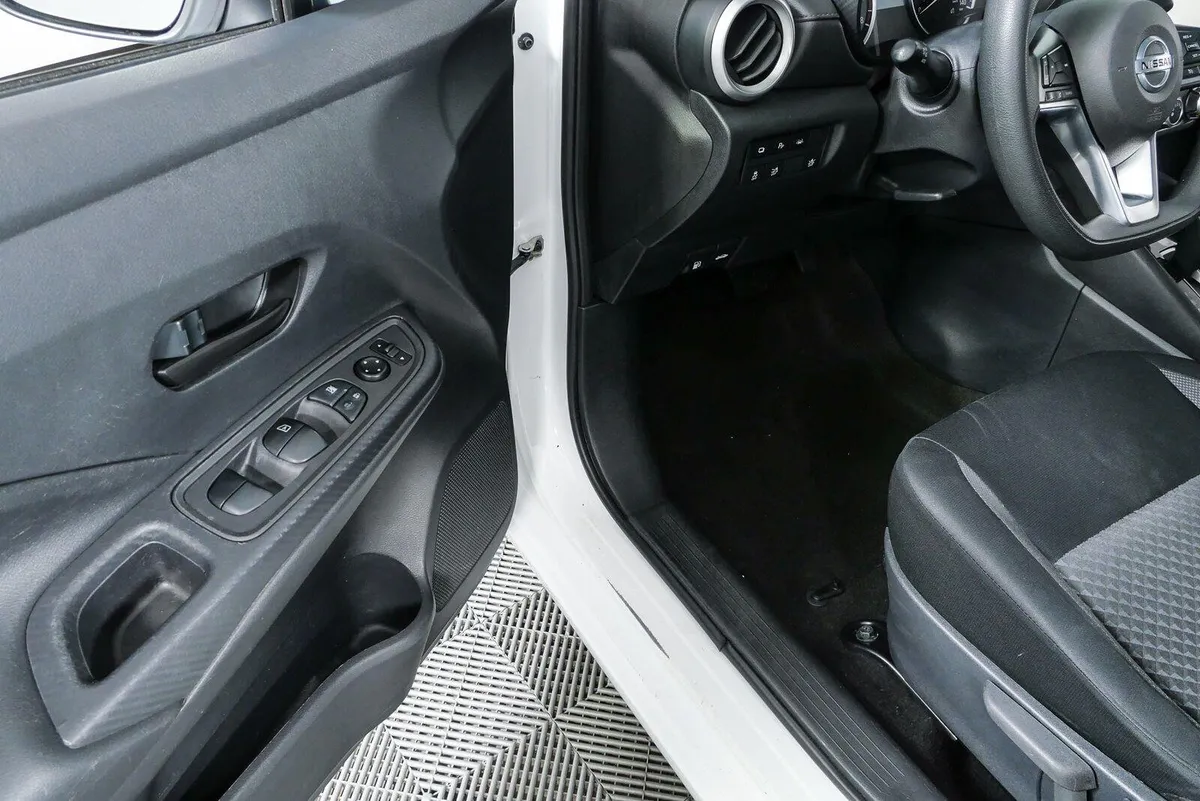 2020 NISSAN VERSA S thumbnail 7