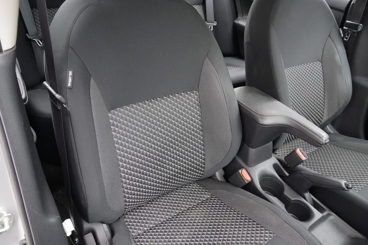 2020 Nissan Versa S thumbnail 12