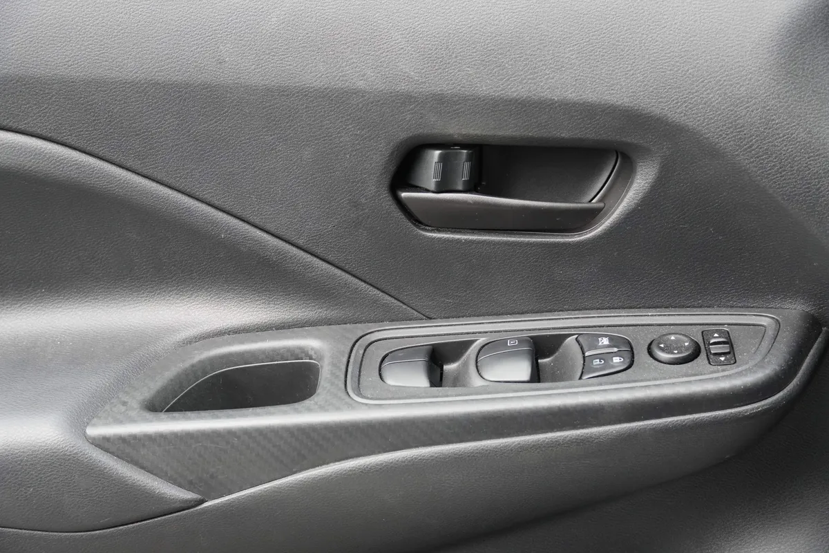 2020 Nissan Versa S thumbnail 14