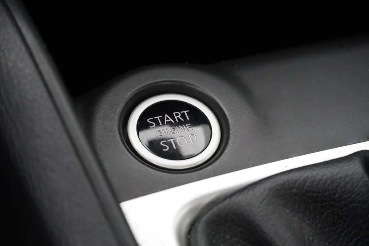 2020 Nissan Versa S thumbnail 17