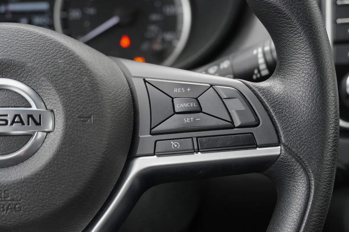 2020 Nissan Versa S thumbnail 21