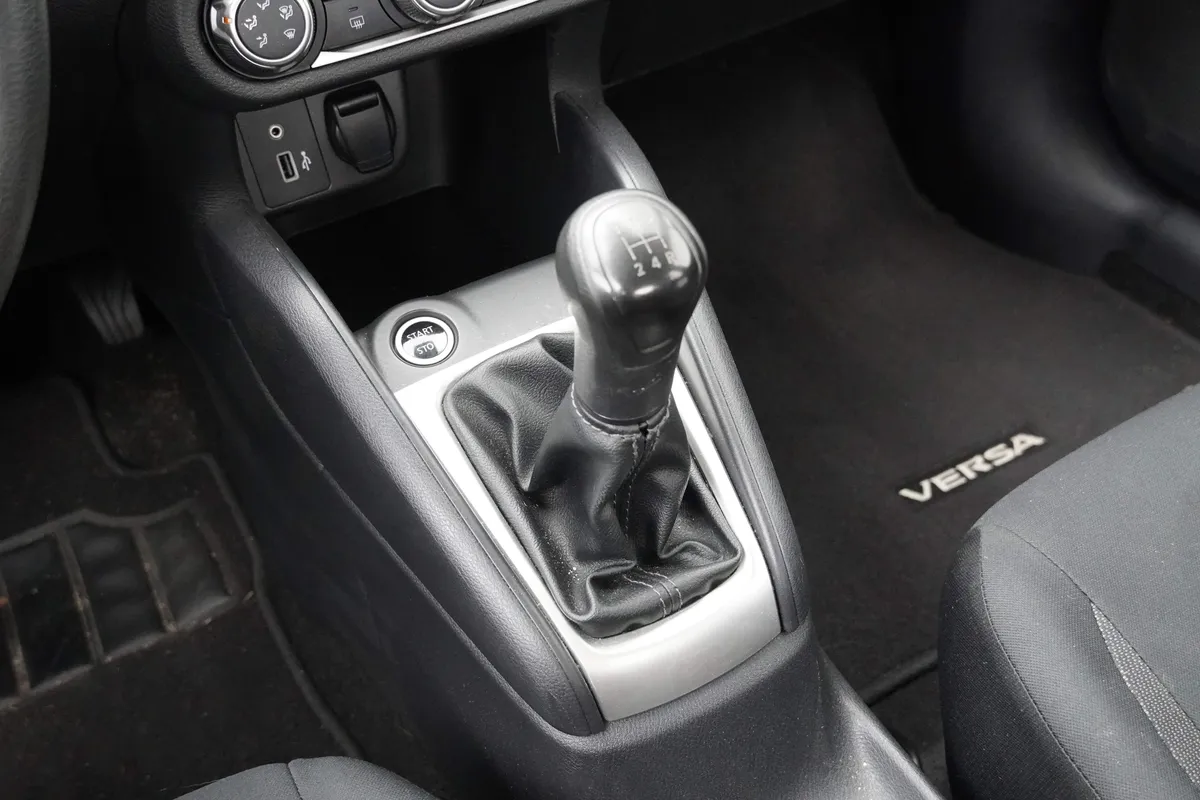 2020 Nissan Versa S thumbnail 26