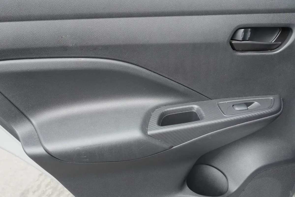2020 Nissan Versa S thumbnail 29