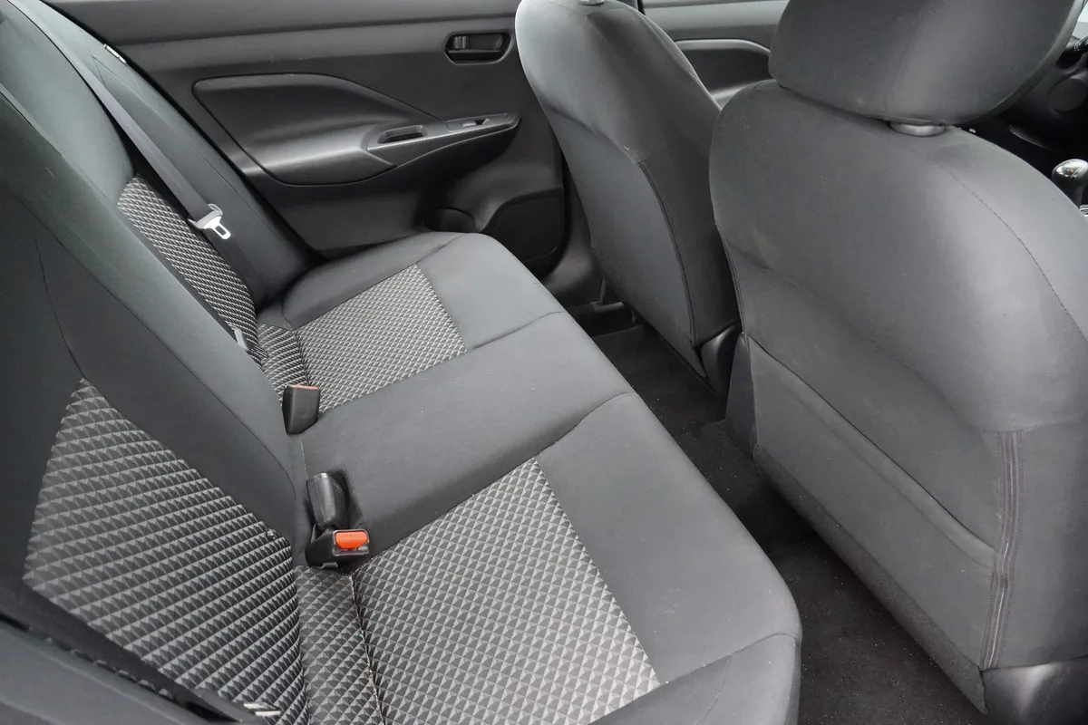 2020 Nissan Versa S thumbnail 31