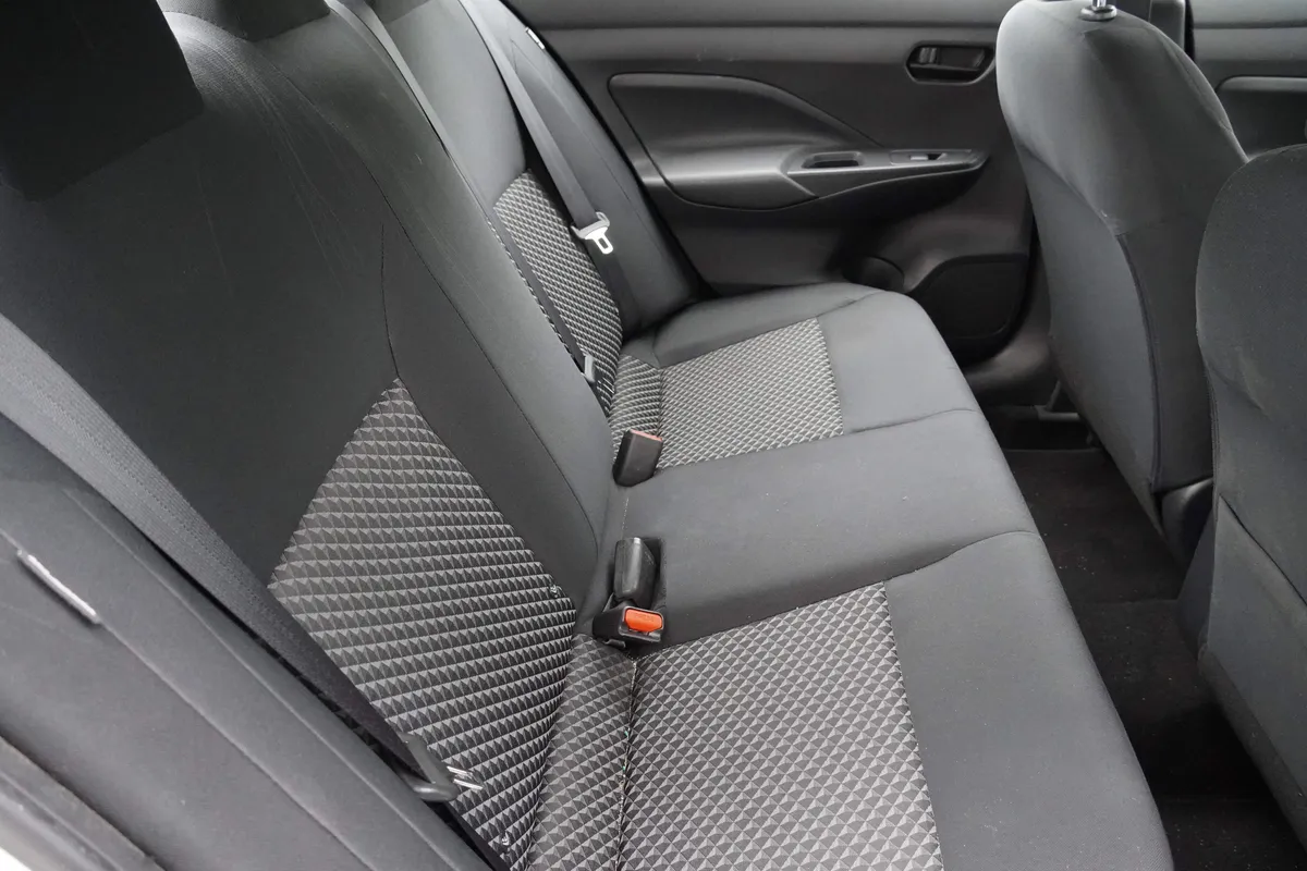 2020 Nissan Versa S thumbnail 33