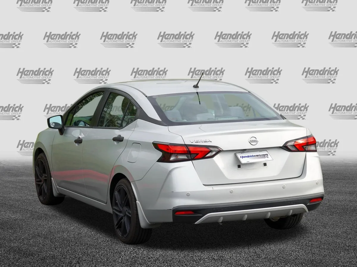 2020 Nissan Versa S thumbnail 5